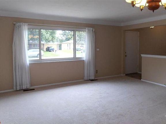 2nd image of 5247 Nottingham Estates Dr