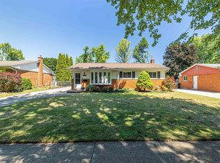 529 Rewold Dr, Rochester, MI 48307