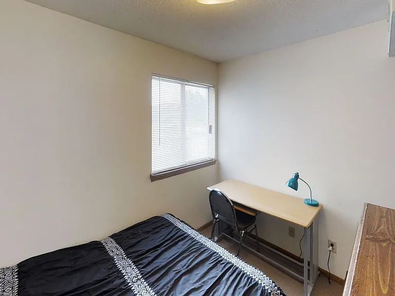905 W Oregon St — Photo 5