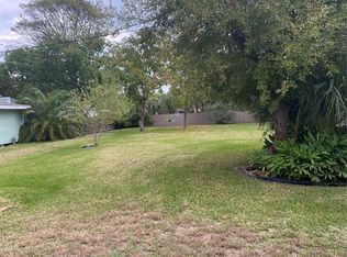 129 5th St, San Leon, TX 77539