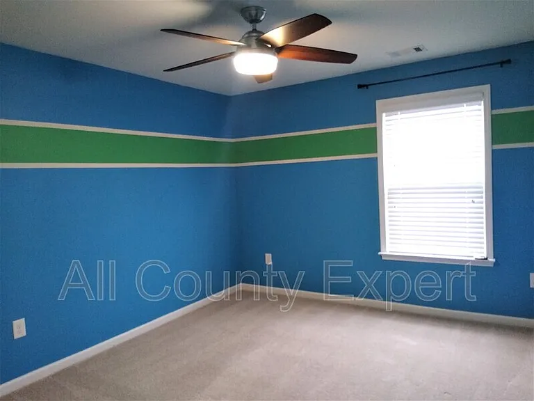 635 Glenish Ct — Photo 9