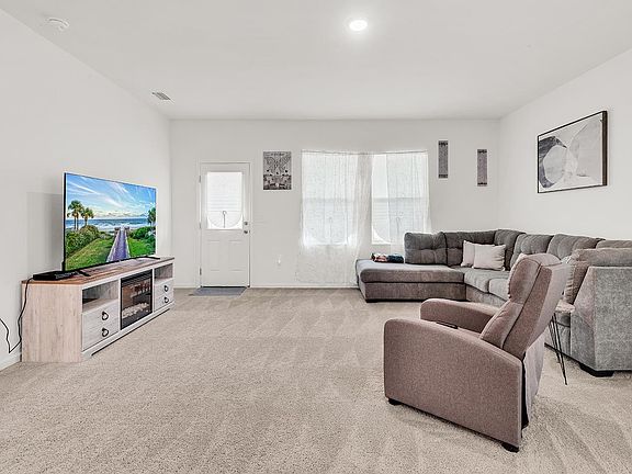 5th image of 169 Linares St.