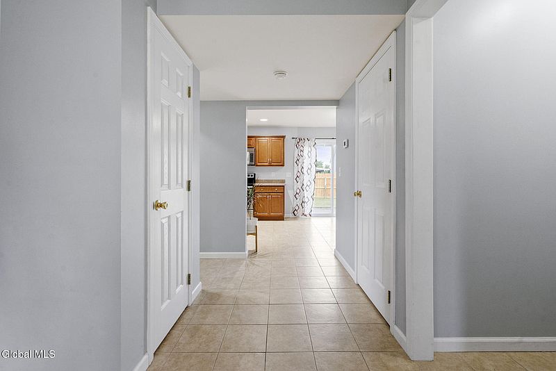 5th image of 3 Launfal Street