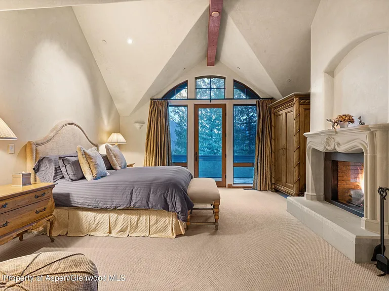 691 Pfister Dr — Photo 65