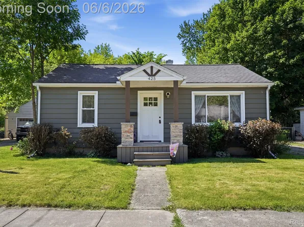 425 W Caroline St, Fenton, MI 48430