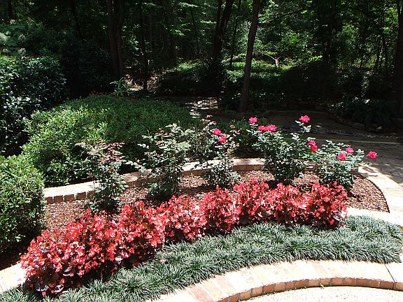 3rd image of 708 Chimney Rock Dr