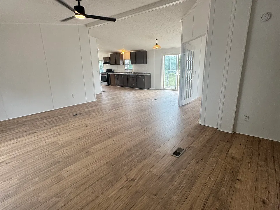18111-18131 Cedar Rd