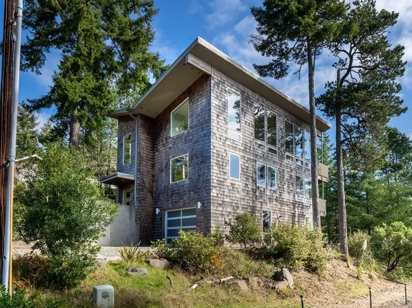 810 Nutmeg St, Manzanita, OR 97130