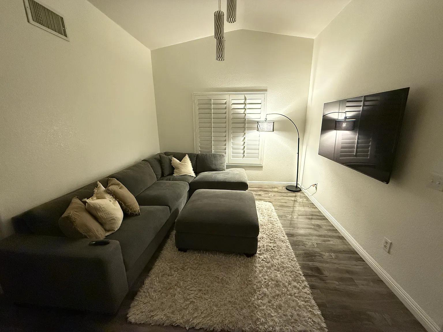 3 bed, 1100 sqft, $2,500 — Photo 3