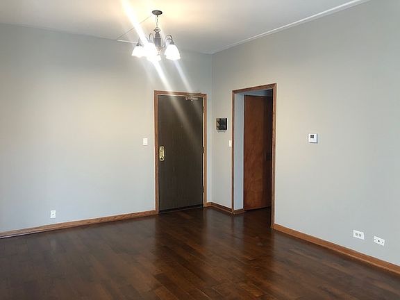 3rd image of 1460 Fairlane Dr APT 127