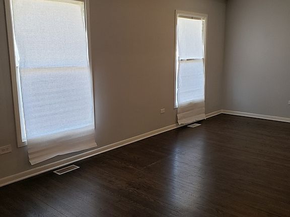 4th image of 18023 Edwards Ave