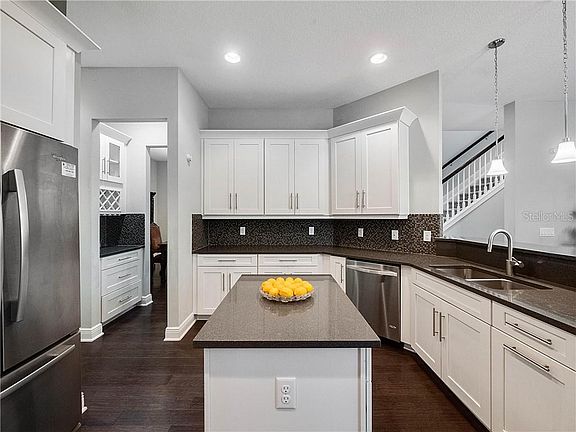 3rd image of 10472 Siddington Dr