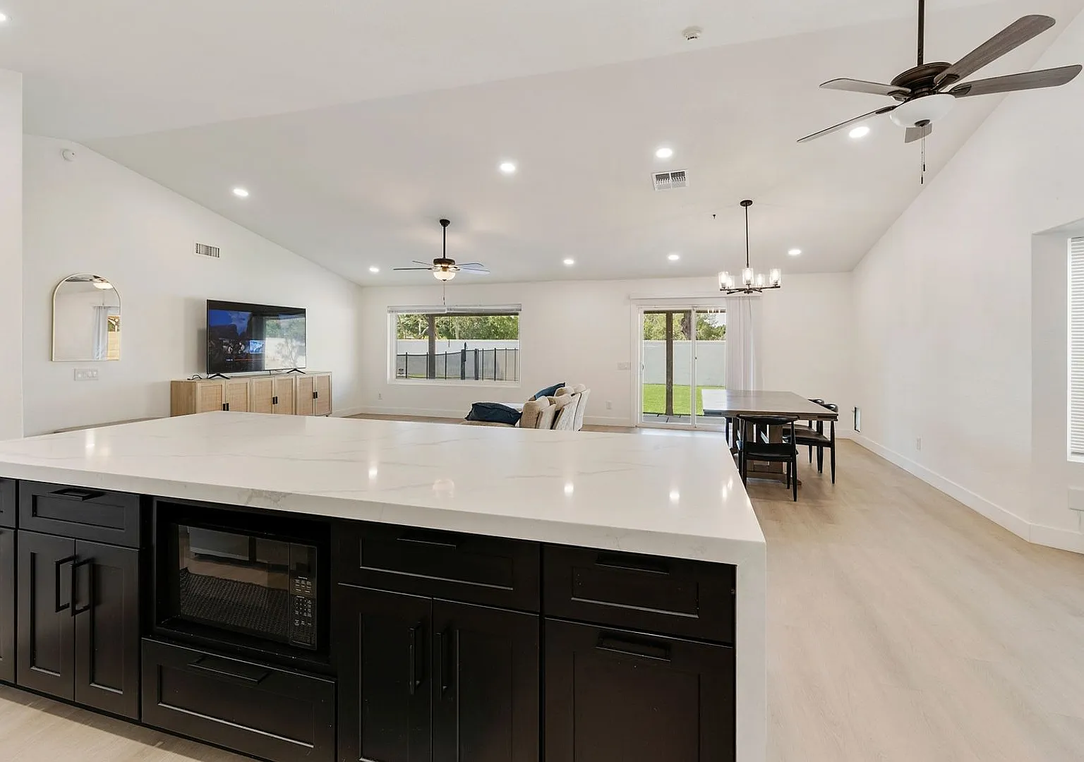 Modern Pool House in Gilbert — Photo 3