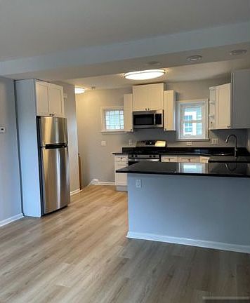 5th image of 36 Morse Ave Floor 2