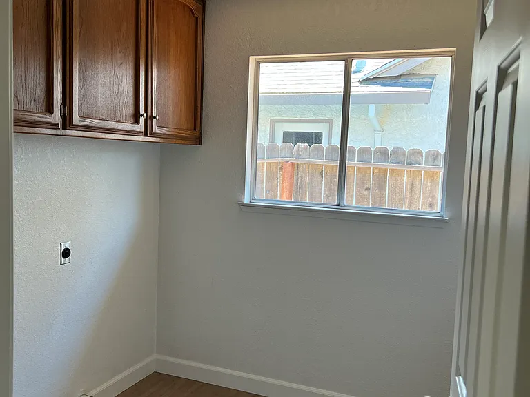 795 Railroad Ave — Photo 15