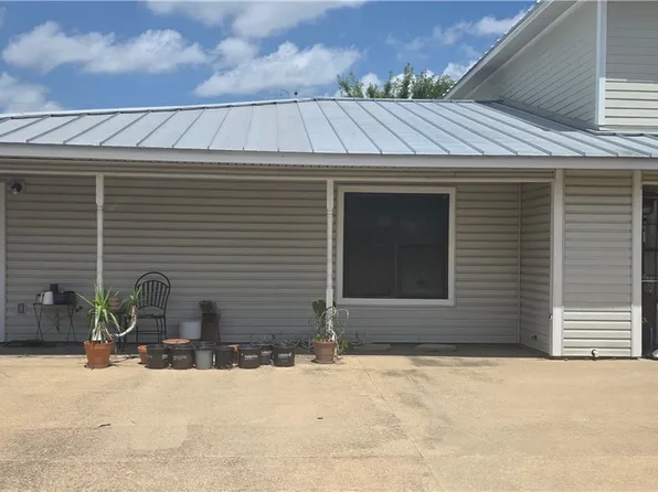 405 Live Oak St #A, College Station, TX 77840