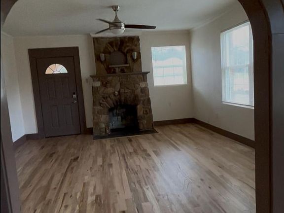3rd image of 5001 S Hampshire Blvd