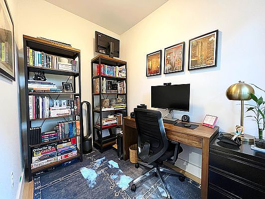 5th image of 628 1/2 President St APT 3