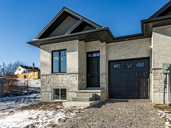 21 John Pound Rd S, Tillsonburg, ON N4G 3J1