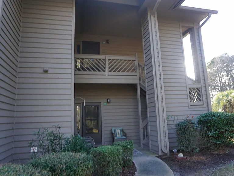 906 Indian Wells Ct — Photo 2