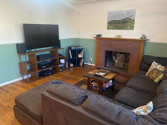 4th image of 2417 Dale Ave