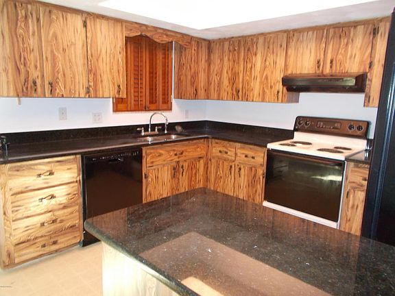 4th image of 48 Woodlands Blvd