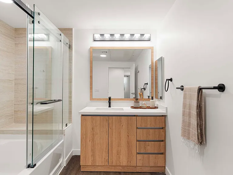 Eddy Redondo Residences — Photo 74