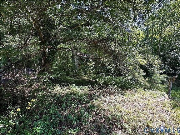 4th image of 1126 Jackson Rd