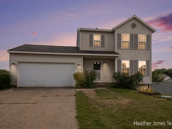 11350 Meadow Wood Cir, Greenville, MI 48838