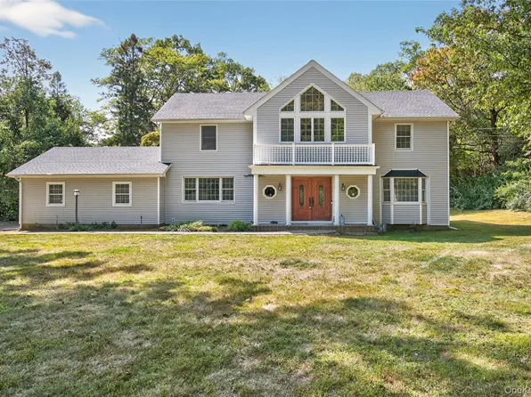 19 Woodvale Drive, Laurel Hollow, NY 11791