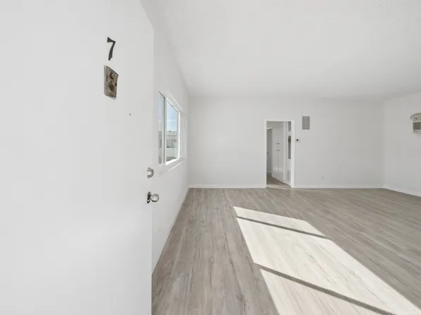 8625 Forbes Ave #7, North Hills, CA 91343