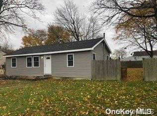 52 Ash St, Central Islip, NY 11722
