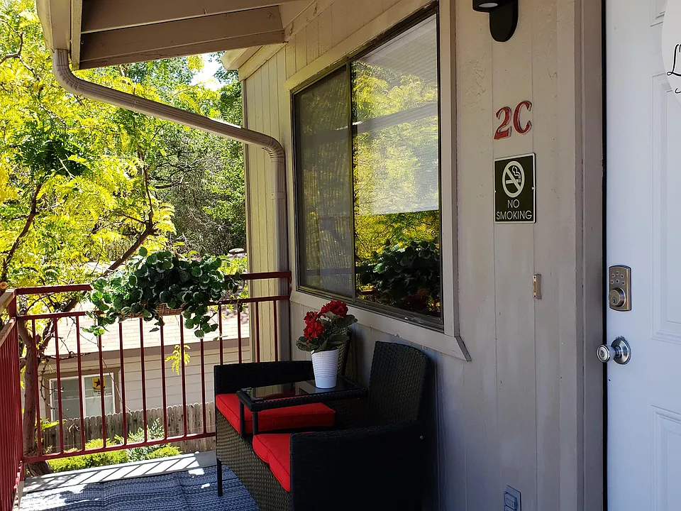 538 Lincoln Ave #2CVACATION