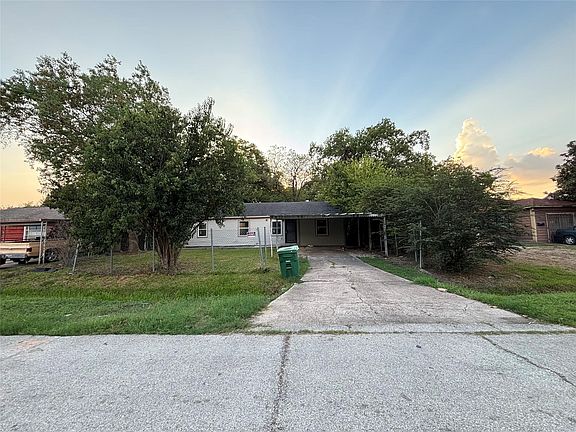 3rd image of 10010 Cathedral Dr