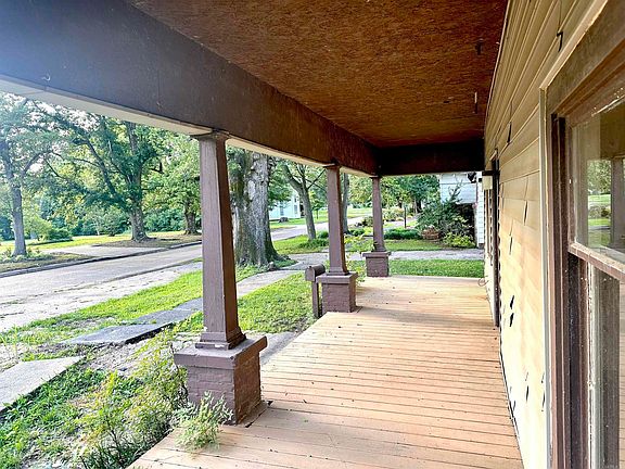 3rd image of 411 S New York Ave