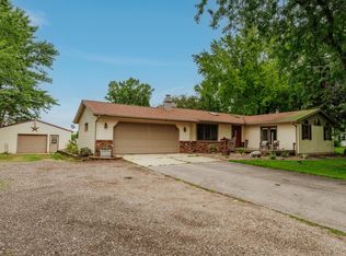 W6738 Quinney Rd, Elkhorn, WI 53121