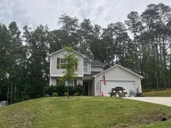 265 Shoreline Dr, New London, NC 28127