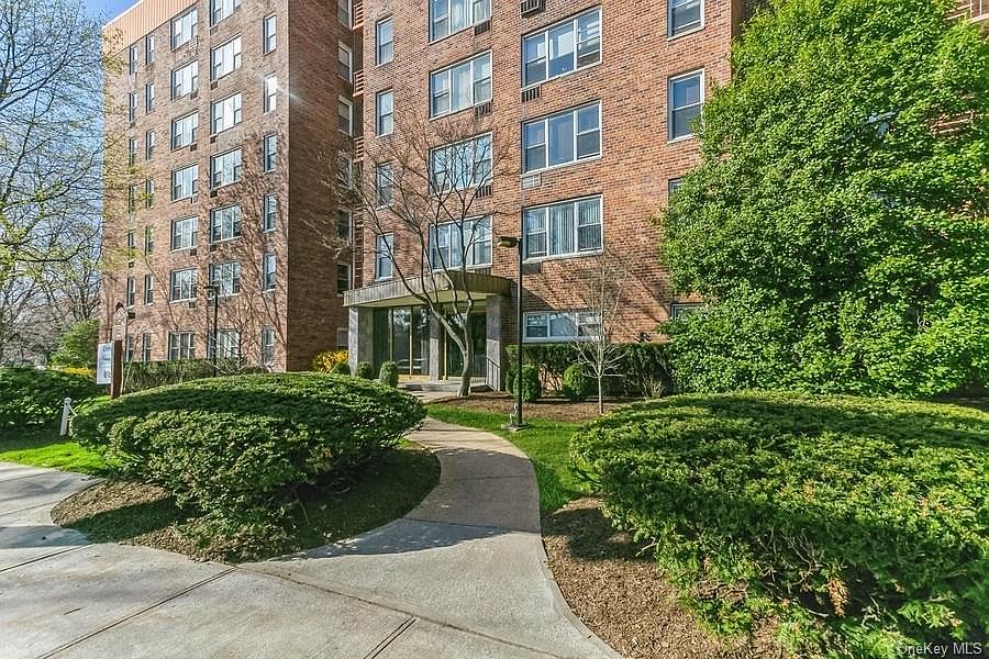 1st image of 100 Dehaven Dr APT 309
