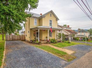224 Elizabeth Ave, Waynesboro, VA 22980