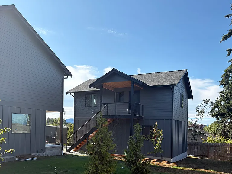 4009 L Ave #C — Photo 3