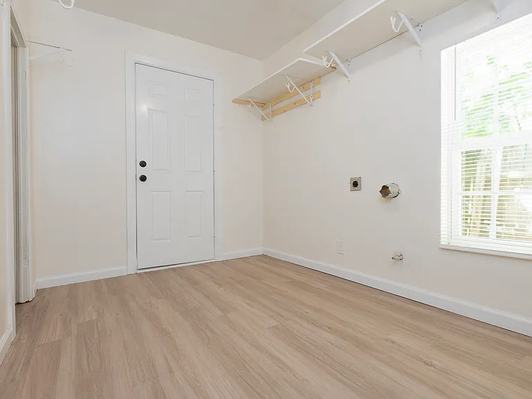 806 N Union Ave — Photo 14