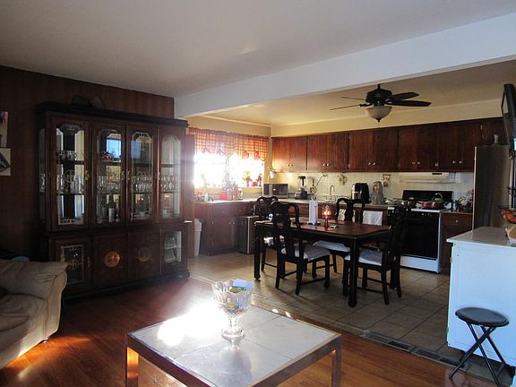 4th image of 15958 Debbie Ln