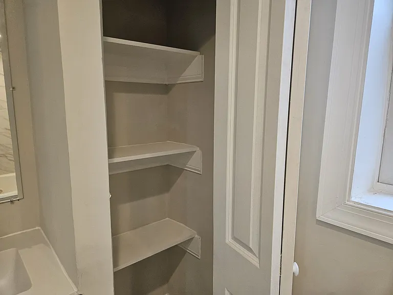 1015 S Beechfield Ave — Photo 16