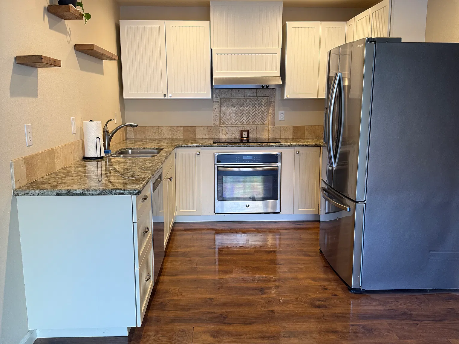 3 bed, 1217 sqft, $2,650 — Photo 2