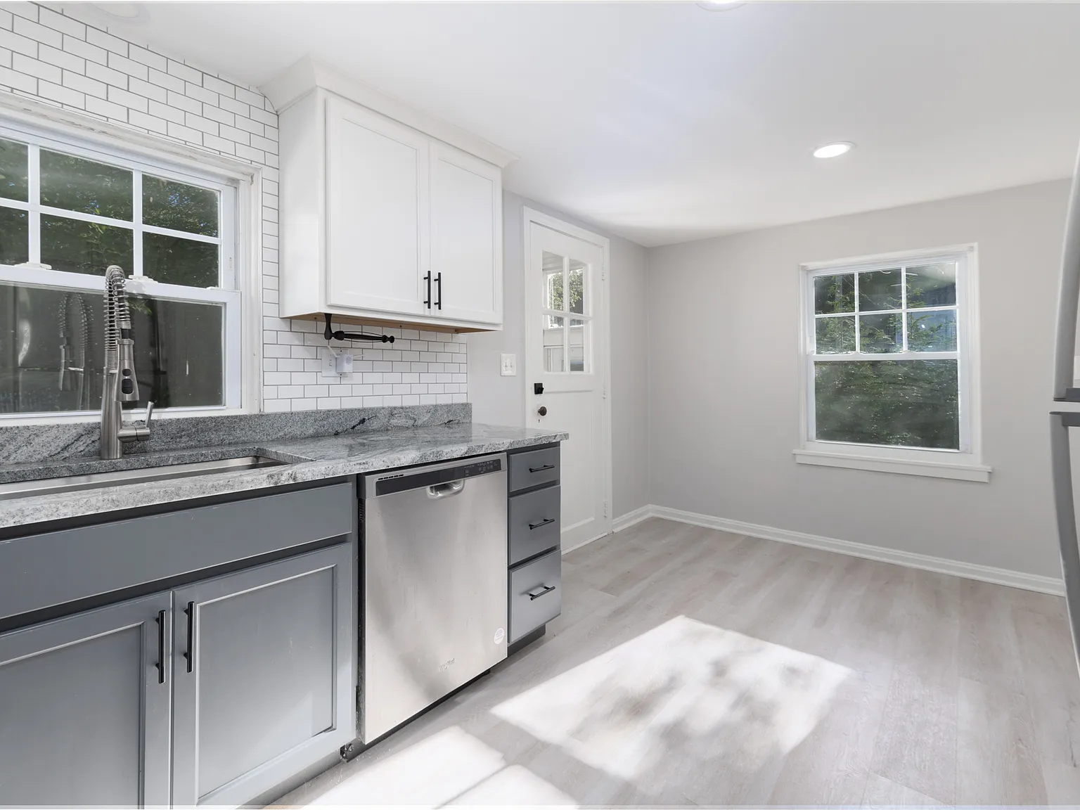 2 bed, 800 sqft, $1,950 — Photo 3