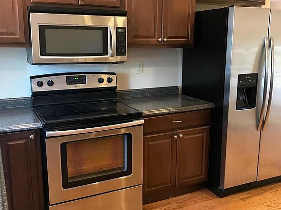 3rd image of 4107 Laurelwood Ave