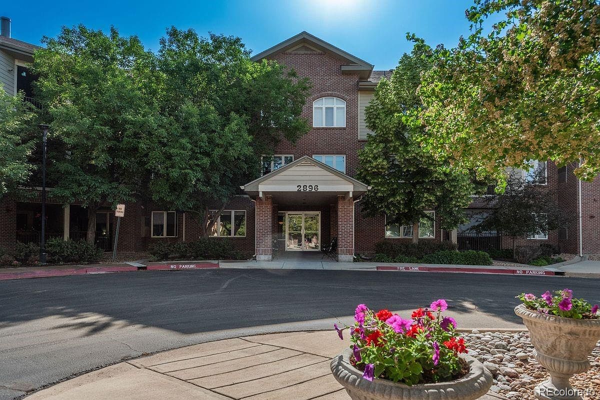 2896 W Riverwalk Circle Bldg 2896 #204