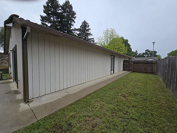 4th image of 9300 Katelynn Ct