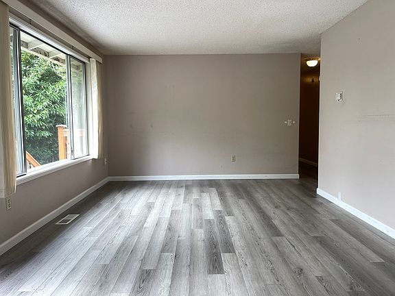 3rd image of 9711 NE 130th Pl