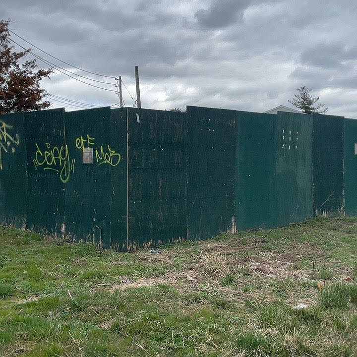 2nd image of 3196 Richmond Rd